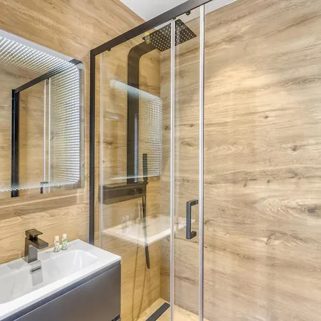 Apartment W - Ascenseur - 2 Min Du Palais - Climatise *